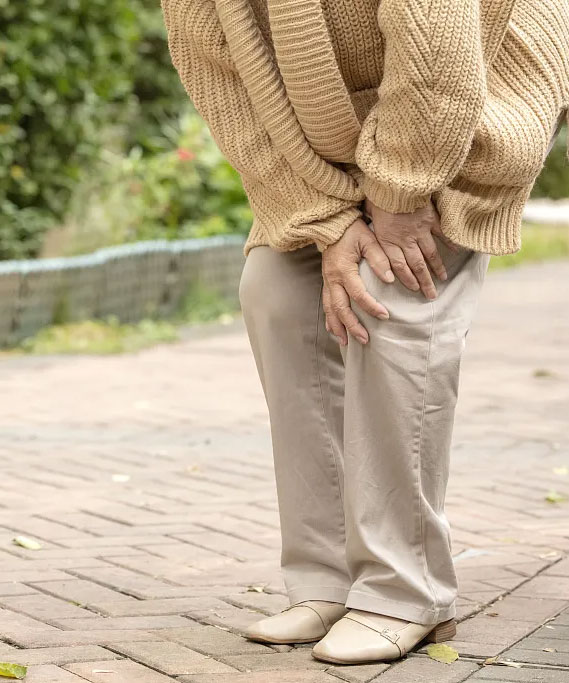 可用長者醫療券！膝蓋痛先不急著手術，保膝治療了解一下